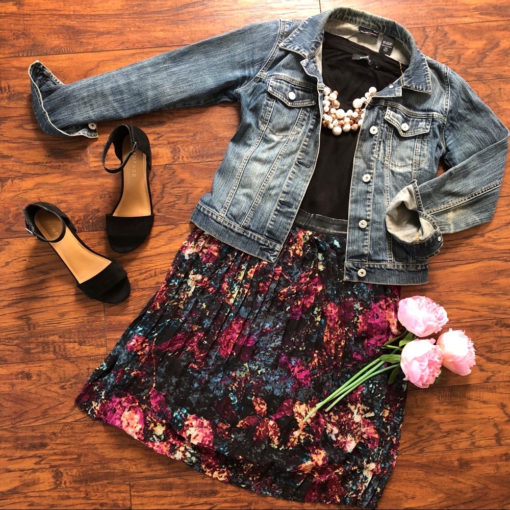 Mossimo Knee Length Pleaded Skirt